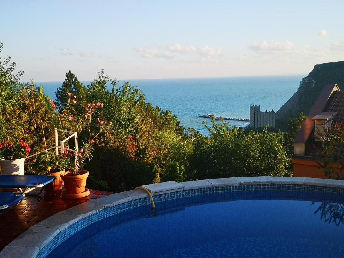 Complex Karia III Apartment Kavarna Luaran gambar